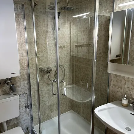 Koralpen アパート